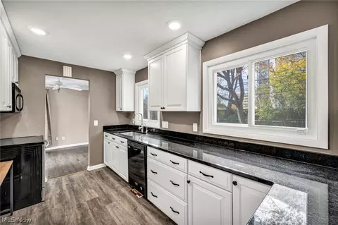 Kitchen - 180 E 264th St, Euclid, OH 44132 photo 2 of 3
