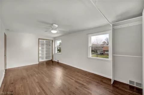 Bedroom - 180 E 264th St, Euclid, OH 44132 photo 2 of 5