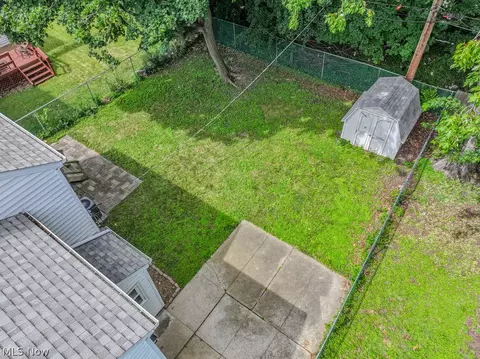 Exterior - 180 E 264th St, Euclid, OH 44132 photo 5 of 6