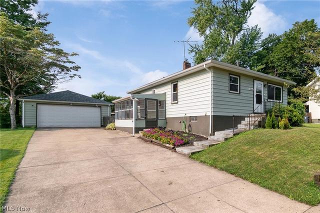 1880 Adelaide Blvd, Akron, OH 44305