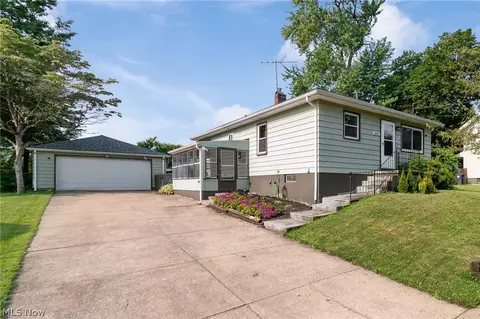 1880 Adelaide Blvd, Akron, OH 44305