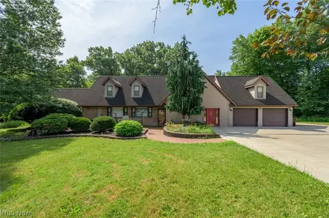 242 Elvira Ct, Mcdonald, OH 44437