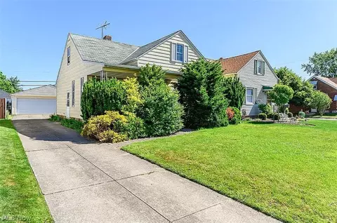 6008 Charles Ave, Parma, OH 44129