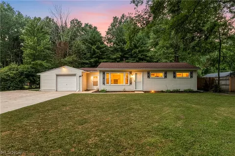 14554 Plum Creek Dr, Columbia Station, OH 44028
