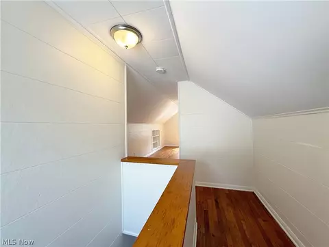 Entry Way - 522 Eastern Heights Blvd, Elyria, OH 44035 photo 3 of 3