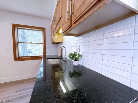 Kitchen - 522 Eastern Heights Blvd, Elyria, OH 44035 photo 6 of 6