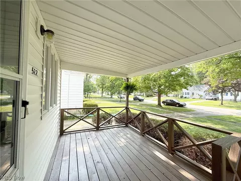Exterior - 522 Eastern Heights Blvd, Elyria, OH 44035 photo 6 of 8