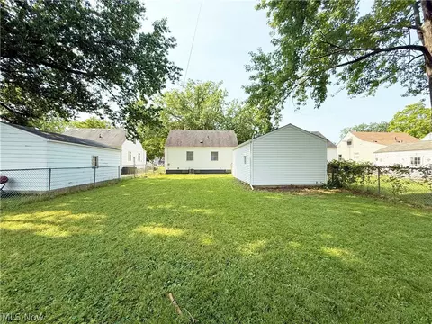 Exterior - 522 Eastern Heights Blvd, Elyria, OH 44035 photo 8 of 8