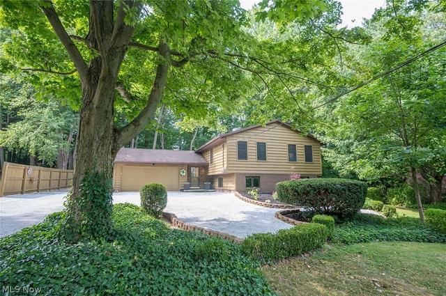 10676 Prouty Rd, Concord Twp, OH 44077