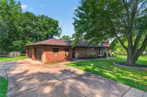 488 Strader Rd, Akron, OH 44305 photo 2
