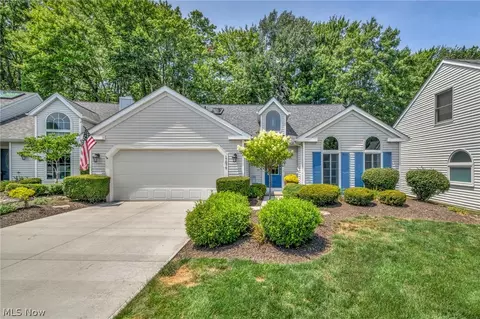 17876 Cambridge Oval, Strongsville, OH 44136