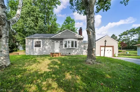 2680 Nesmith Lake Blvd, Akron, OH 44314
