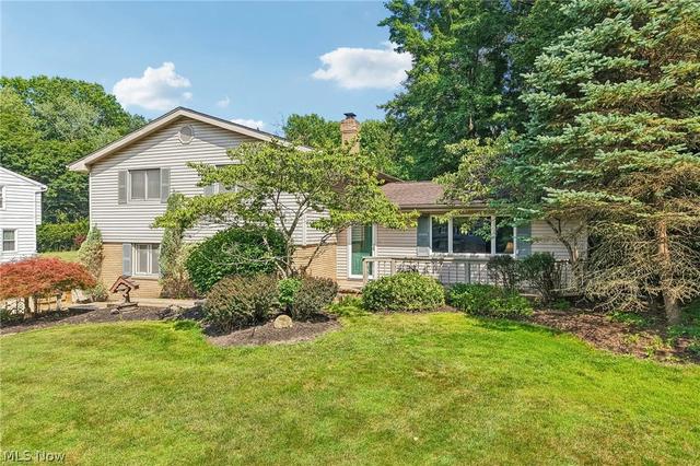 8127 Rolling Brook Rd, Sagamore Hills, OH 44067
