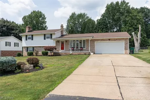 4935 Quincy St NW, Canton, OH 44708