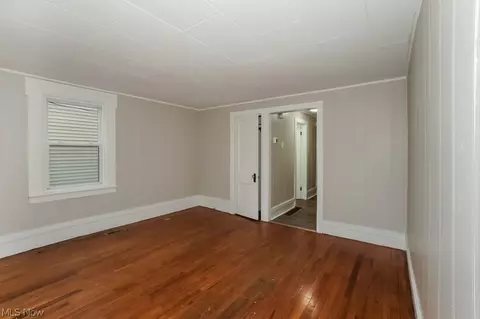77 E Bridge St, Berea, OH 44017 photo 4