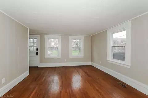 77 E Bridge St, Berea, OH 44017 photo 6