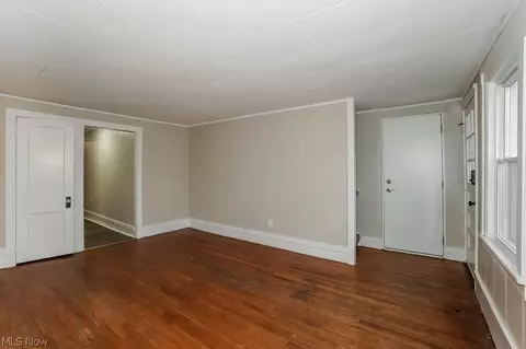 77 E Bridge St, Berea, OH 44017 photo 3