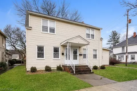 77 E Bridge St, Berea, OH 44017 photo 2
