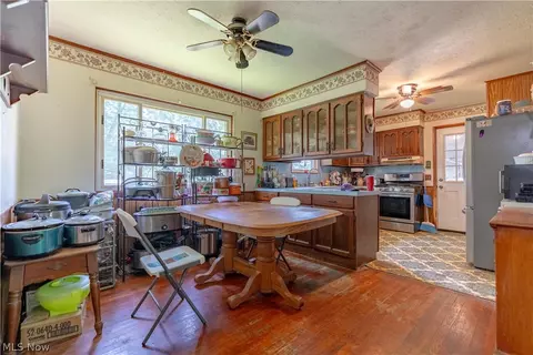 Kitchen - 7101 Pinecrest St NE, Canton, OH 44721 photo 1 of 5