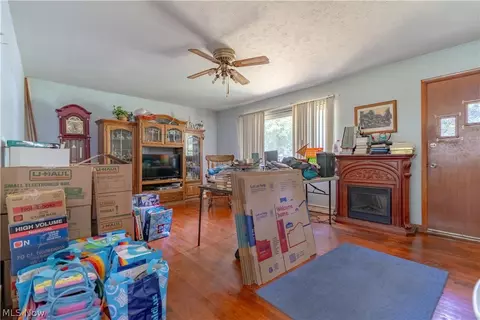 Living - 7101 Pinecrest St NE, Canton, OH 44721 photo 1 of 2