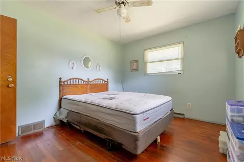 Bedroom - 7101 Pinecrest St NE, Canton, OH 44721 photo 4 of 6