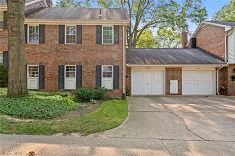 66 Yardley Ln, Akron, OH 44313
