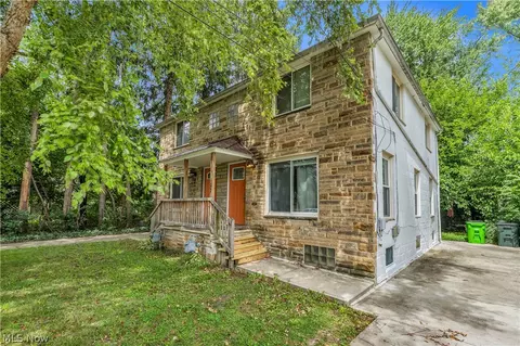 102 Hartman St, Berea, OH 44017 photo 3
