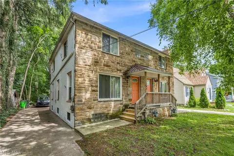102 Hartman St, Berea, OH 44017 photo 2
