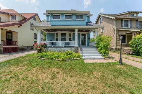 1290 Jackson Ave, Lakewood, OH 44107