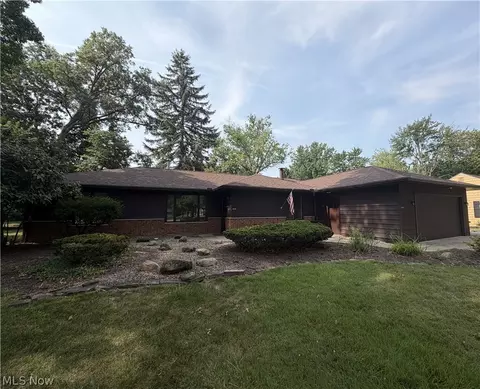24643 Hilliard Rd, Westlake, OH 44145