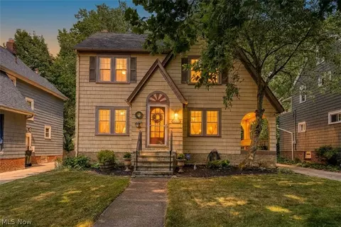 943 Cambridge Rd, Cleveland Heights, OH 44121