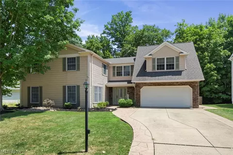 13545 Compass Point Dr, Strongsville, OH 44136