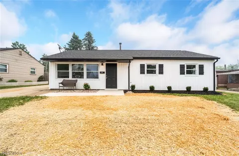 2402 NE Morris Ave, Canton, OH 44705