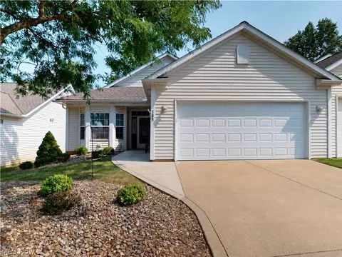 285 Village Dr #23, Seven Hills, OH 44131