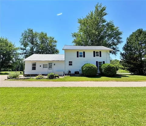 10677 Baumhart Rd, Amherst, OH 44001