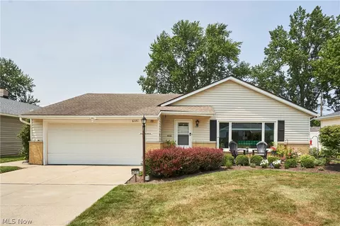 6371 Eastondale Rd, Mayfield Heights, OH 44124