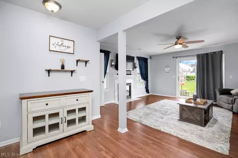 Entry Way - 107 Meander Ln, Elyria, OH 44035 photo 2 of 5