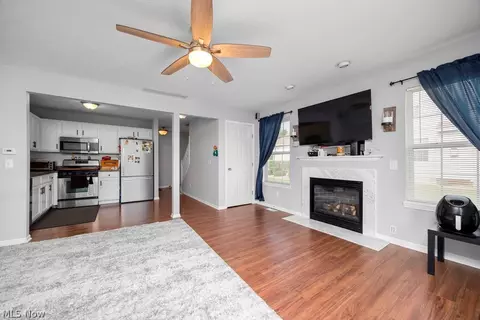 Entry Way - 107 Meander Ln, Elyria, OH 44035 photo 5 of 5