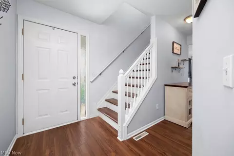 Entry Way - 107 Meander Ln, Elyria, OH 44035 photo 1 of 5