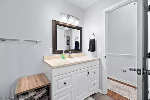 Bath - 107 Meander Ln, Elyria, OH 44035 photo 2 of 7