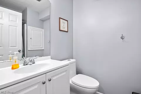 Bath - 107 Meander Ln, Elyria, OH 44035 photo 4 of 7