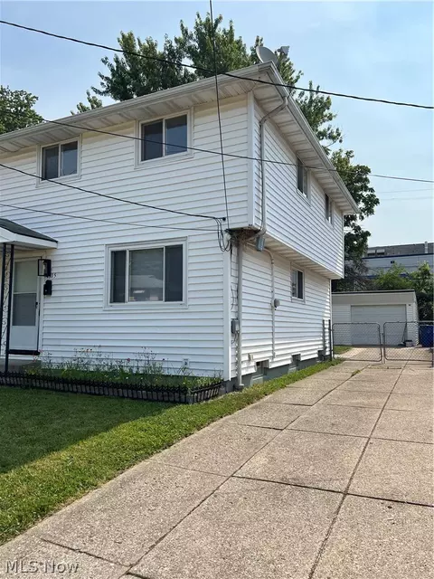 4315 W 152nd St, Cleveland, OH 44135