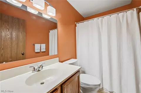 Bath - 817 Pearson Cir #2, Boardman, OH 44512 photo 1 of 2