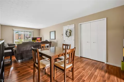 Dining - 817 Pearson Cir #2, Boardman, OH 44512 photo 1 of 2