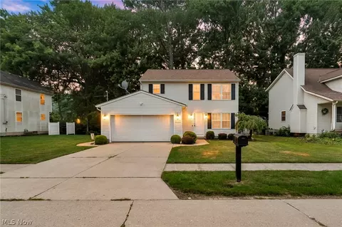 6472 Monroe Ln, North Ridgeville, OH 44039