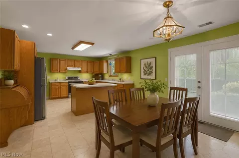 Dining - 8935 Oberlin Rd, Elyria, OH 44035 photo 1 of 1