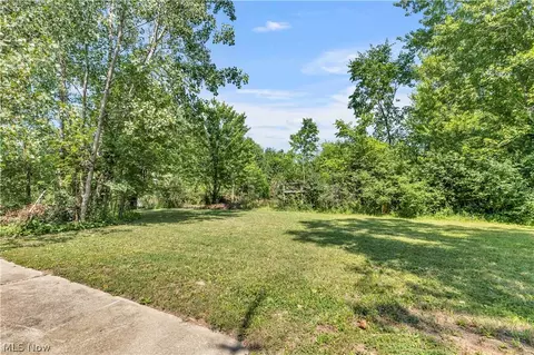 Exterior - 8935 Oberlin Rd, Elyria, OH 44035 photo 3 of 4