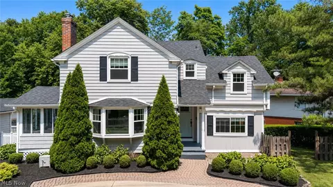212 Chagrin Blvd, Chagrin Falls, OH 44022