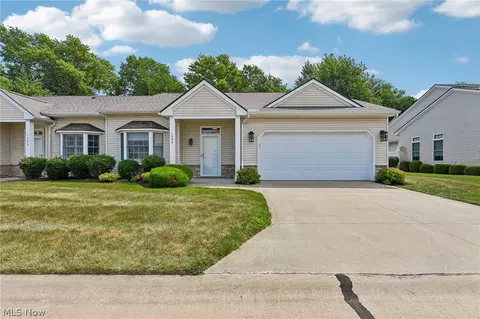 1399 E Cross Creek Dr, Willoughby, OH 44094