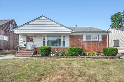 6621 Indiana Ave, Mayfield Heights, OH 44124